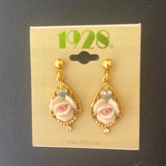 NWOT Women’s Jewelry Set: Porcelain Rose Gold Tone Y Necklace, Matching Earrings - Picture 3 of 7